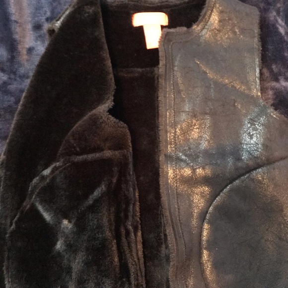 Joe Fresh Faux Shearling Vest Black - Picture 2 of 6